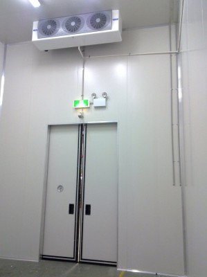 Cool room with duty and stand by units setup